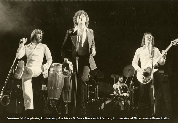 The Cryan' Shames on stage, February 3, 1977